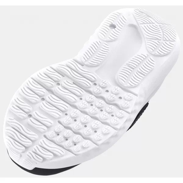  Chlapecké boty UNDER ARMOUR UA BINF SURGE 4 AC 3027105-001 ČERNÁ 