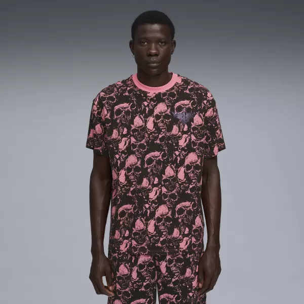  Pánské triko PUMA WORLD TOUR-NAMENT AOP TEE 63235601 SUN STRUCK/AOP 