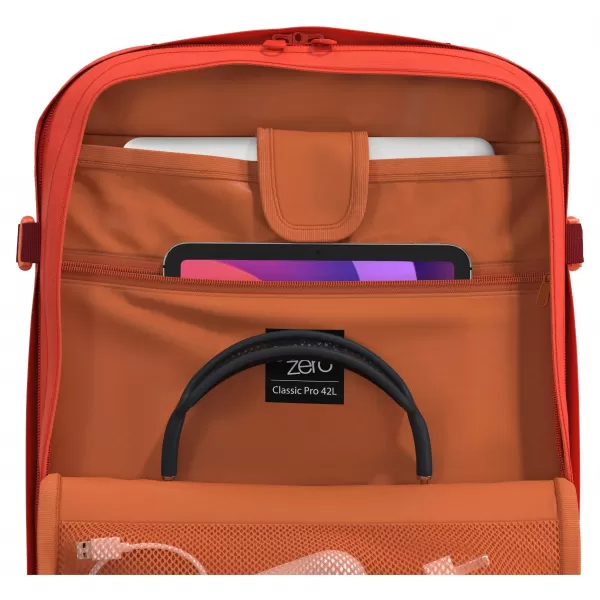  Batoh CABINZERO CLASSIC PRO 42L TOMATO FESTIVAL 