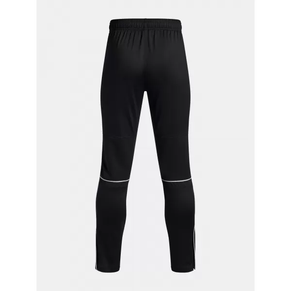  Chlapecké sportovní kalhoty UNDER ARMOUR UA B CHALLENGER TRAINING P 6004081-001 ČERNÁ 