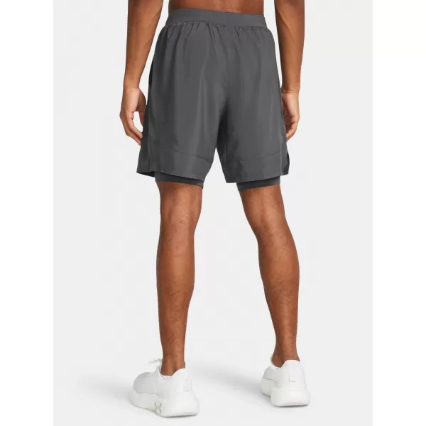  Pánské kraťasy UNDER ARMOUR UA LAUNCH 7'' 2-IN-1 SHORTS 1382641-025 ŠEDÁ 