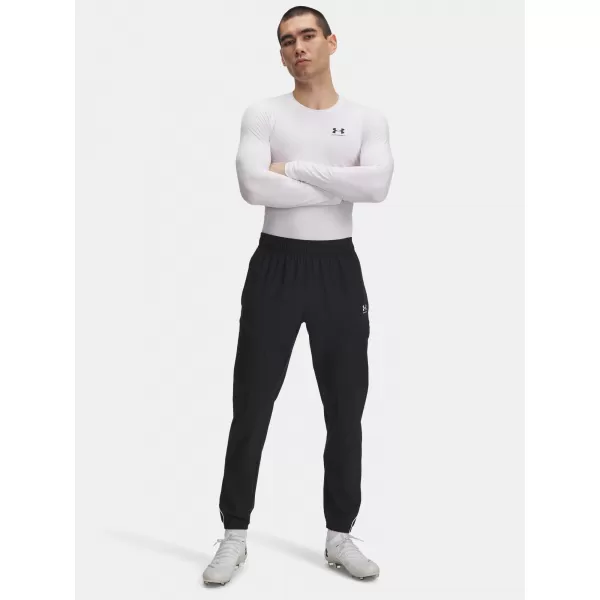 Pánské sportovní kalhoty UNDER ARMOUR UA M CHALLENGER WARM-UP PN 6004046-001 ČERNÁ 