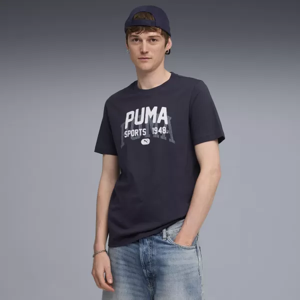  Pánské triko PUMA GRAPHIC VARSITY TEE 68803516 NEW NAVY 