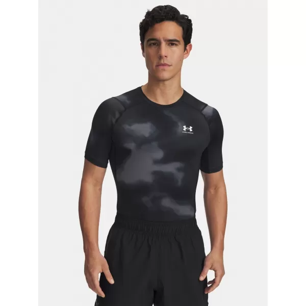  Pánské triko UNDER ARMOUR UA HG ARMOUR PRINTED SS 1383321-003 ČERNÁ 