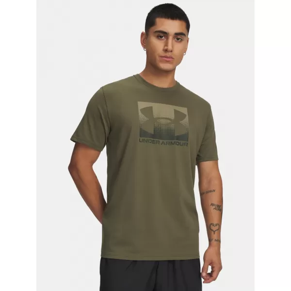  Pánské triko UNDER ARMOUR UA M BOXED SPORTS UPDATED SS 1386793-390 ZELENÁ 