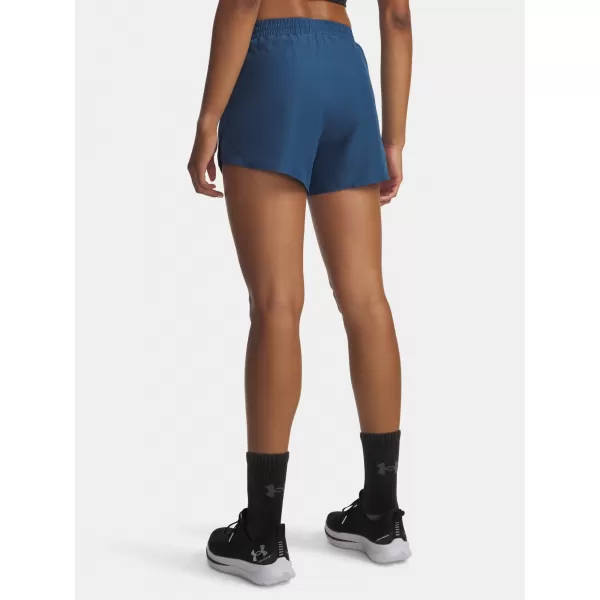  Dámské kraťasy UNDER ARMOUR UA FLY BY 3'' SHORTS 1382438-498 MODRÁ 