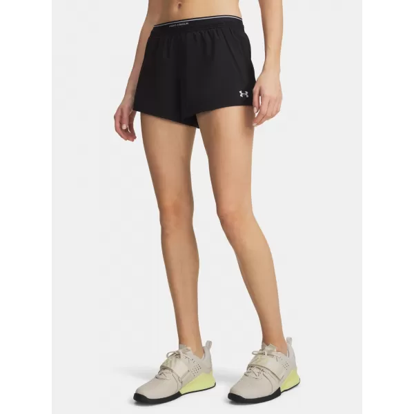  Dámské kraťasy UNDER ARMOUR VANISH WOVEN 3IN SHORTS 6009965-008 ČERNÁ 