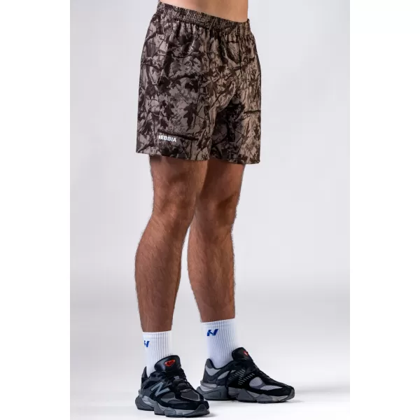  NEBBIA Tréninkové šortky POWER 902 LIGHT BROWN CAMO 