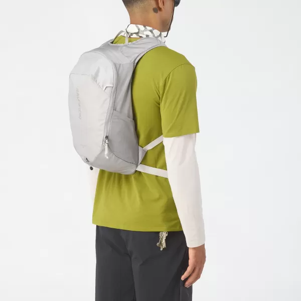  Batoh SALOMON TRAILBLAZER 10 LC2855900 CLOUDBURST/PALOMA/SILVER CLOUD 