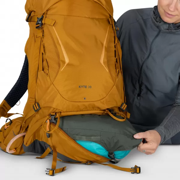  Dámský turistický batoh OSPREY KYTE 38 BARLEY BROWN 