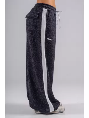 Baggy tepláky s leopardím vzorem NEBBIA PRIMAL 865 BLACK LEOPARD