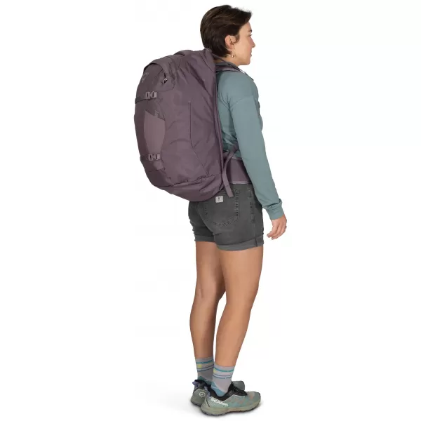  Dámský cestovní batoh OSPREY FAIRVIEW 40 GRAPHITE PURPLE 