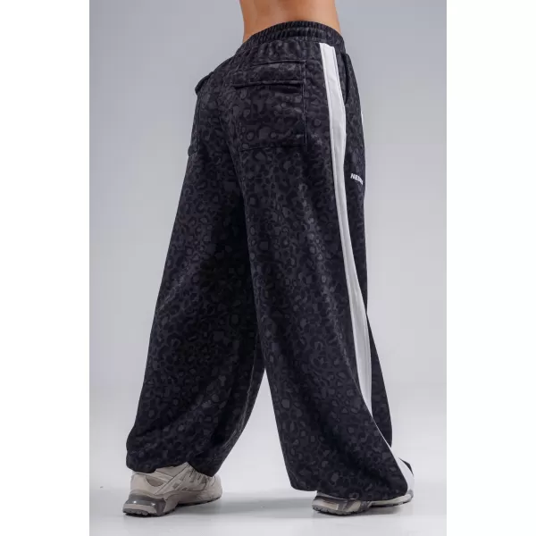  Baggy tepláky s leopardím vzorem NEBBIA PRIMAL 865 BLACK LEOPARD 