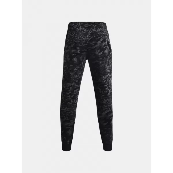  Pánské tepláky UNDER ARMOUR RIVAL FLC CAMO SCRIPT JGR 1366313-001 ČERNÁ 