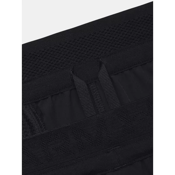  Pánské kraťasy UNDER ARMOUR UA PEAK WOVEN SHORTS 1376782-001 Černá 