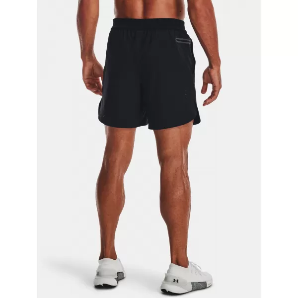 Pánské kraťasy UNDER ARMOUR UA PEAK WOVEN SHORTS 1376782-001 Černá 