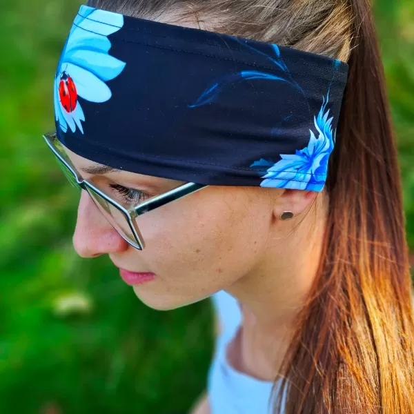  Dětská sportovní čelenka WAMU LUČNÍ KYTKY ČERNÁ 