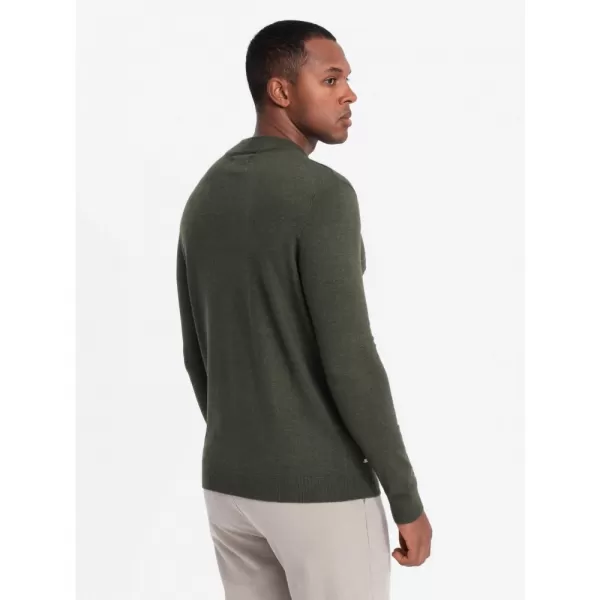  Pánský svetr OMBRE OM-SWTN-0125 DARK OLIVE 