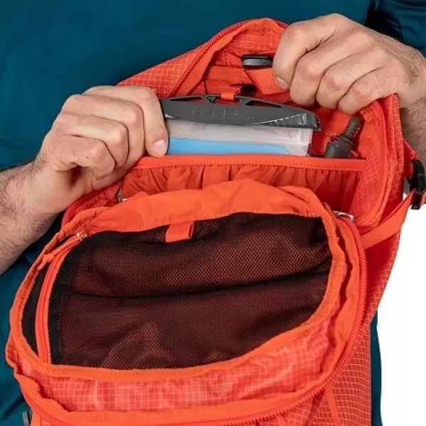  Batoh OSPREY MUTANT 22 MARS ORANGE 