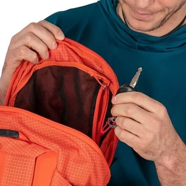  Batoh OSPREY MUTANT 22 MARS ORANGE 