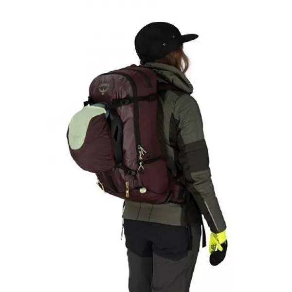  Batoh OSPREY FIRN 18 ELDERBERRY PURPLE/PEPPRMNT GRN 