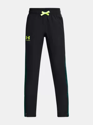 Chlapecké kalhoty UNDER ARMOUR SPORTSTYLE WOVEN PANTS 1370184-004 ČERNÁ