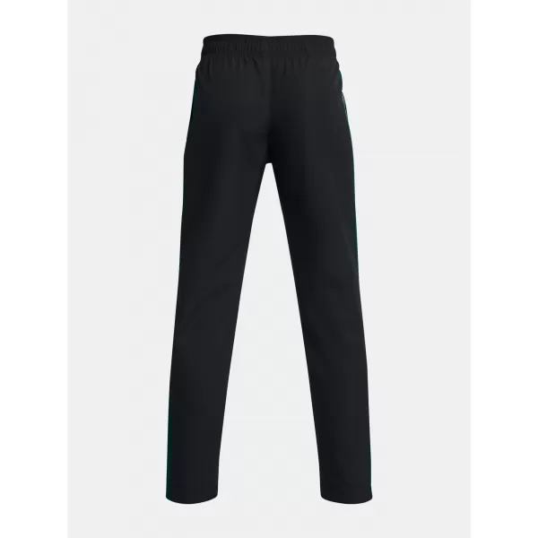  Chlapecké kalhoty UNDER ARMOUR SPORTSTYLE WOVEN PANTS 1370184-004 ČERNÁ 