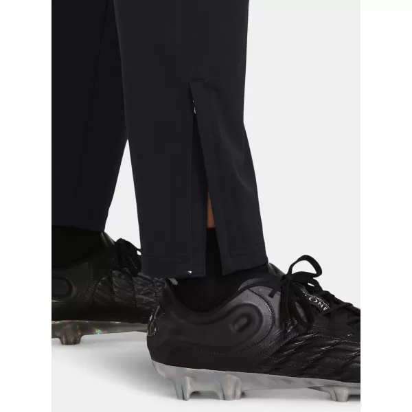  Pánské sportovní kalhoty UNDER ARMOUR MS CH. PIQUE PANT 1382602-001 ČERNÁ 