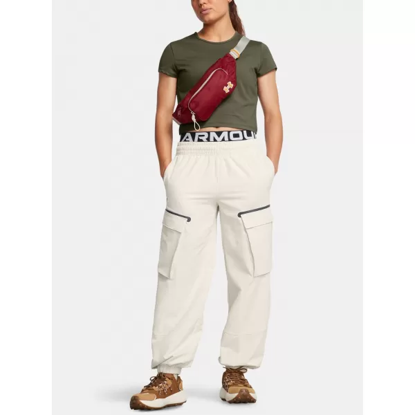  Dámské sportovní kalhoty UNDER ARMOUR UNSTOPPABLE CARGO PANT 1386481-110 BÍLÁ 