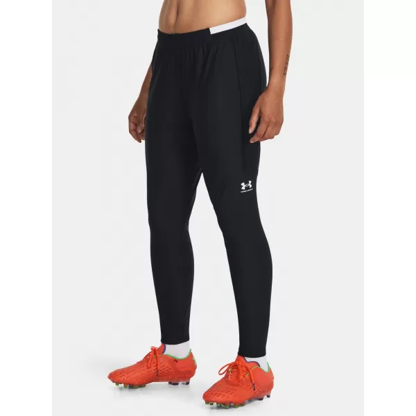  Dámské sportovní kalhoty UNDER ARMOUR WS CHALLENGER PRO PANT 1380509-001 ČERNÁ 
