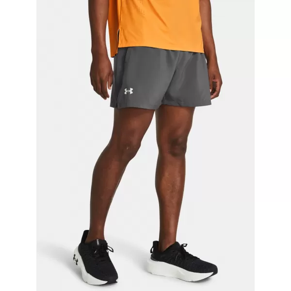  Pánské kraťasy UNDER ARMOUR LAUNCH 5'' SHORTS 1382617-025 ŠEDÁ 