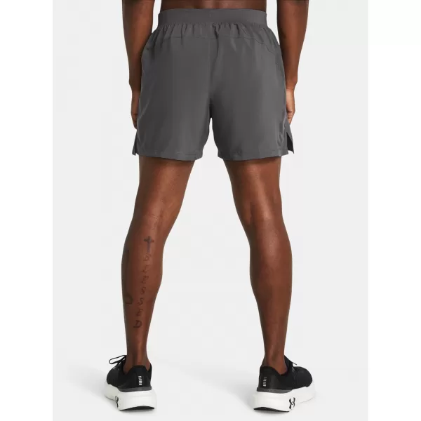  Pánské kraťasy UNDER ARMOUR LAUNCH 5'' SHORTS 1382617-025 ŠEDÁ 